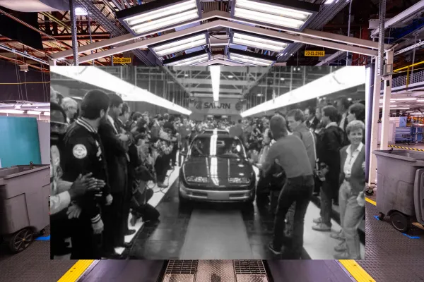 first saturn car 1990